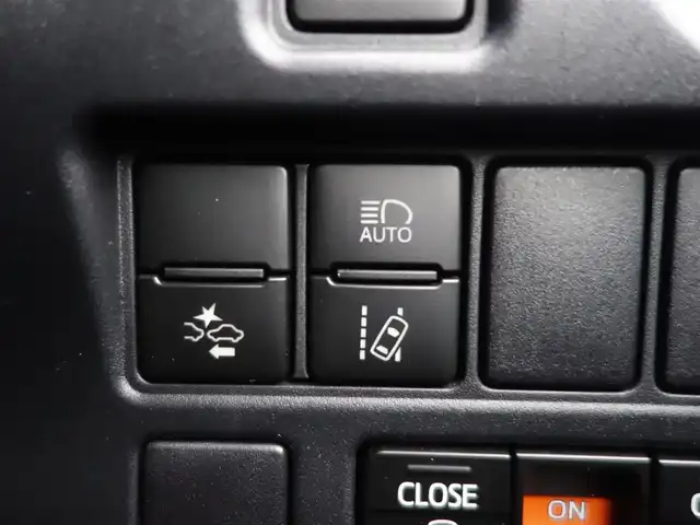 トヨタ ヴォクシー ZS 煌 山形県 2018(平30)年 3.7万km ボルドーマイカメタリック 4WD/衝突被害軽減システム/純正SDナビ/　　【CD BT ワンセグ AUX】/バックカメラ/両側パワースライドドア/クルーズコントロール/LEDオートライト/純正16インチアルミホイールアルミ/アイドリングストップ/ステアリングスイッチ/MTモード付AT/電動格納ウィンカーミラー/フォグランプ/スマートキー/ETC