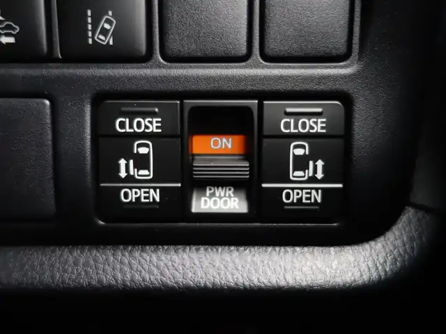 トヨタ ヴォクシー ZS 煌 山形県 2018(平30)年 3.7万km ボルドーマイカメタリック 4WD/衝突被害軽減システム/純正SDナビ/　　【CD BT ワンセグ AUX】/バックカメラ/両側パワースライドドア/クルーズコントロール/LEDオートライト/純正16インチアルミホイールアルミ/アイドリングストップ/ステアリングスイッチ/MTモード付AT/電動格納ウィンカーミラー/フォグランプ/スマートキー/ETC