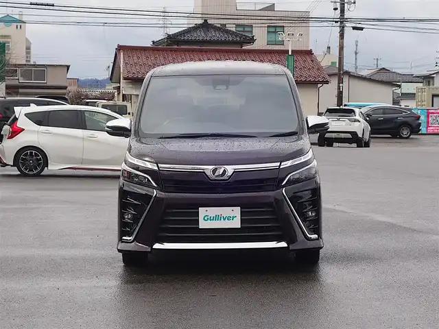 トヨタ ヴォクシー ZS 煌 山形県 2018(平30)年 3.7万km ボルドーマイカメタリック 4WD/衝突被害軽減システム/純正SDナビ/　　【CD BT ワンセグ AUX】/バックカメラ/両側パワースライドドア/クルーズコントロール/LEDオートライト/純正16インチアルミホイールアルミ/アイドリングストップ/ステアリングスイッチ/MTモード付AT/電動格納ウィンカーミラー/フォグランプ/スマートキー/ETC