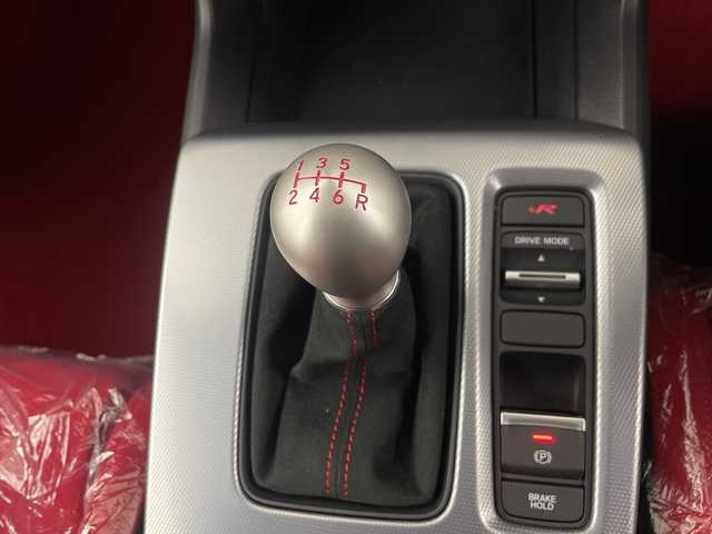 ホンダ シビック タイプR 埼玉県 2025(令7)年 0.1千km チャンピオンシップホワイト 登録済未使用車　/純正メーカーナビ　/バックカメラ　/フルセグＴＶ　/ＢＳＭ　/前後コーナーセンサー　/タイプＲ専用セミバケットシート　/ＨｏｎｄａＬｏｇＲ　/ビルトインＥＴＣ２．０　/レーダークルーズコントロール