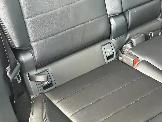 ＢＭＷ ＢＭＷ Ｘ２ xDrive 20i Mスポーツ 神奈川県 2024(令6)年 0.2万km アルピンホワイトⅢ ワンオーナー/新車保証書/取扱説明書/10.7インチHDDナビゲーション/10.25インチマルチディスプレイメーター/　（カープドディスプレイ）/全周囲カメラ/パノラマガラスサンルーフ/ブラックヴェガンザ/アルカンターラコンビシート/パワーシート/ミラー一体型ETC2.0/ハイラインパッケージ/・harman kardon HiFiスピーカーシステム/　（12スピーカー）/ドライビングアシストプロフェッショナル/・高速道路渋滞時ハンズオフアシスト/・アクティブクルーズコントロール/・レーンディパーチャーウォーニング/・レーンチェンジウォーニング/・衝突回避被害軽減ブレーキ/・前車接近警告機能/・クロストラフィックウォーニング/・スピードリミットインフォ/・エマージェンシーストップアシスト/・ステアリング/レーンコントロールアシスト/・レーンキーピングアシスト/・レーンチェンジアシスト/パーキングアシストプラス/・パーキングアシスト/・アクティブパークディスタンスコントロール/・サラウンドビューシステム/・リモート3Dビュー/・リバースアシスト/ストレージパッケージ/パワーバックドア