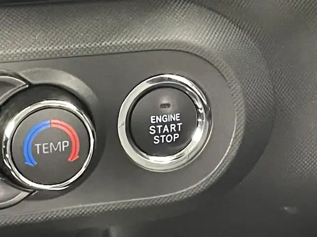 トヨタ ライズ Z 福岡県 2019(令1)年 2.3万km シャイニングホワイトパール 純正ディスプレイオーディオ（フルセグＴＶ）　/ビルトインＥＴＣ　/前後ドラレコ　/ＡＣＣ　/コーナーセンサー　/衝突被害軽減ブレーキ　/ＢＳＭ　/ＲＣＴＡ　/ＭＴモード付き　/シートヒーター　/純正１７インチＡＷ　/ＬＥＤ