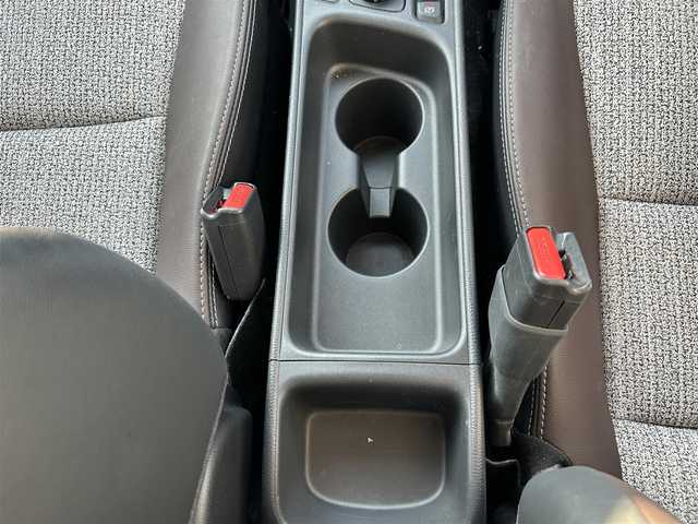 トヨタ ヤリスクロス Z 長野県 2021(令3)年 2.1万km グレイッシュブルー ４WD/純正ディスプレイオーディオナビ/・Bluetooth/DVD/TV/360度バックカメラ/純正ETC2.0/クルーズコントロール追走あり/社外ドライブレコーダー前後/純正フロアマット/運転席パワーシート/ハーフレザーシート/前席シートヒーター/社外18インチAW/前後コーナーセンサー/LEDオートライト/オートマチックハイビーム/純正AWノーマルタイヤ積み込み/電格ミラー/ドアバイザー/スペアキー/取り扱い説明書/保証書