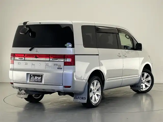 三菱 デリカＤ：５ D－Power package 長野県 2013(平25)年 5.2万km ウォームホワイトP/クールシルバー ディーゼルターボ/8人乗り/カロッツェリアナビ/フルセグTV/Bluetooth/DVD/バックカメラ/ETC/両側パワースライドドア/ドアバイザー/純正アルミホイール/純正フロアマット/スマートキー/取扱説明書/保証書/スペアキー