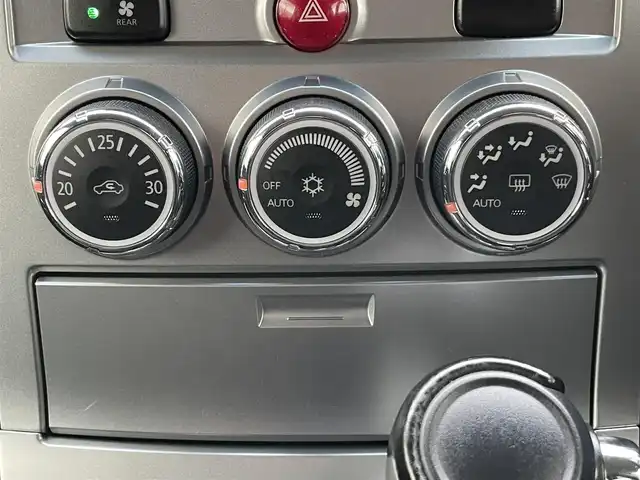 三菱 デリカＤ：５ D－Power package 長野県 2013(平25)年 5.2万km ウォームホワイトP/クールシルバー ディーゼルターボ/8人乗り/カロッツェリアナビ/フルセグTV/Bluetooth/DVD/バックカメラ/ETC/両側パワースライドドア/ドアバイザー/純正アルミホイール/純正フロアマット/スマートキー/取扱説明書/保証書/スペアキー