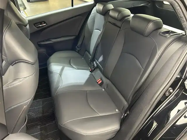 トヨタ プリウス Sツーリングセレクション 愛媛県 2022(令4)年 3.8万km アティチュードブラックマイカ ワンオーナー/純正9型ナビ/(Bluetooth/フルセグ)/モデリスタエアロ/全周囲カメラ/運転席/助手席シートヒーター/レーダークルーズコントロール/100V充電/衝突被害軽減システム/コーナーセンサー/レーンキープアシスト/オートマチックハイビーム/オートライト/ステアリングスイッチ/ウインカーミラー/EVモード/保証書/取扱説明書