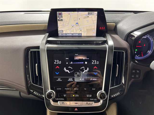 トヨタ クラウン ハイブリッド G 佐賀県 2019(令1)年 5.6万km プレシャスガレナ 純正8インチナビ/AM/FM/CD/DVD/Bluetooth/USB/フルセグTV/トヨタセーフティセンス/レーダークルーズコントロール/前後コーナーセンサー/アラウンドビューモニター/１００V充電/ビルトインETC/前方ドライブレコーダー/純正フロアマット/パワーシート/ドアミラーヒーター/LEDヘッドライト/フォグランプ/純正17インチアルミホイール/スマートキー/スペアキー