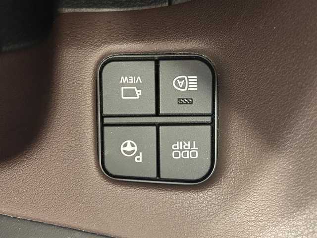トヨタ クラウン ハイブリッド G 佐賀県 2019(令1)年 5.6万km プレシャスガレナ 純正8インチナビ/AM/FM/CD/DVD/Bluetooth/USB/フルセグTV/トヨタセーフティセンス/レーダークルーズコントロール/前後コーナーセンサー/アラウンドビューモニター/１００V充電/ビルトインETC/前方ドライブレコーダー/純正フロアマット/パワーシート/ドアミラーヒーター/LEDヘッドライト/フォグランプ/純正17インチアルミホイール/スマートキー/スペアキー