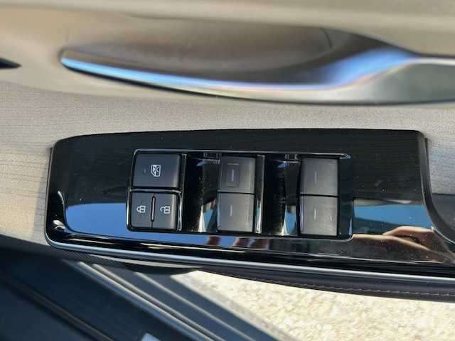 トヨタ クラウン ハイブリッド G 宮城県 2019(令1)年 5.6万km プレシャスガレナ 登録時走行距離55891km/純正8インチナビ/AM/FM/CD/DVD/Bluetooth/USB/フルセグTV/トヨタセーフティセンス/レーダークルーズコントロール/前後コーナーセンサー/アラウンドビューモニター/ビルトインETC/シートヒーター/ハンドルヒーター/電動リアシェード/前方ドライブレコーダー/純正フロアマット/全席パワーシート/LEDヘッドライト/フォグランプ/純正17インチアルミホイール/スマートキー/スペアキー