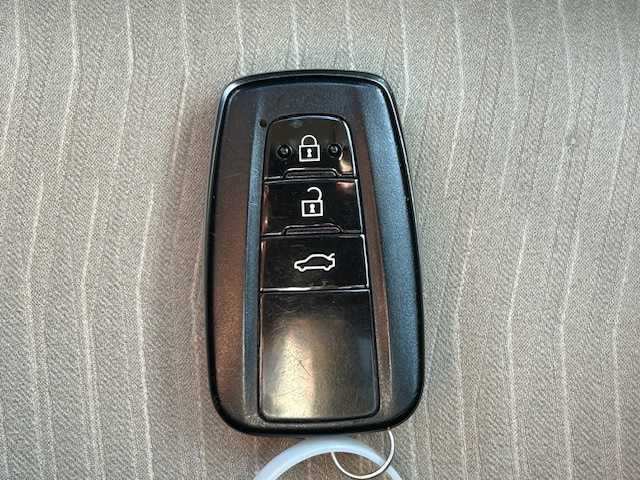 トヨタ クラウン ハイブリッド G 宮城県 2019(令1)年 5.6万km プレシャスガレナ 登録時走行距離55891km/純正8インチナビ/AM/FM/CD/DVD/Bluetooth/USB/フルセグTV/トヨタセーフティセンス/レーダークルーズコントロール/前後コーナーセンサー/アラウンドビューモニター/ビルトインETC/シートヒーター/ハンドルヒーター/電動リアシェード/前方ドライブレコーダー/純正フロアマット/全席パワーシート/LEDヘッドライト/フォグランプ/純正17インチアルミホイール/スマートキー/スペアキー