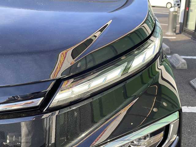 トヨタ ヴォクシー S－Z 福岡県 2023(令5)年 0.7万km グリッターブラックガラスフレーク ・10.5型ディスプレイオーディオプラス/・純正フリップダウンモニター/・全方位カメラ/・快適利便パッケージHi/・スマートキー/・DVD再生　フルセグTV/・ビルトインETC/・パワーバックドア/・シートヒーター/・ユニバーサルステップ/・前後ドライブレコーダー/・オートライト/・オートハイビーム/・LEDライト/・フォグライト/・ドアバイザー/・フロアマット/・純正１７インチアルミホイル