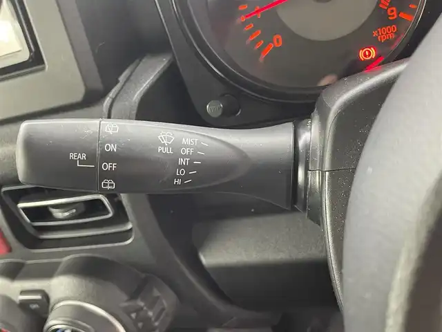 スズキ ジムニー XC 福井県 2023(令5)年 0.5万km ピュアホワイトP ターボ車/純正ディスプレイオーディオ/純正ＥＴＣ/デュアルセンサーブレーキ/純正１６インチアルミホイール/純正ＬＥＤヘッドライト/純正フロントフォグランプ/クルーズコントロール/シートヒーター
