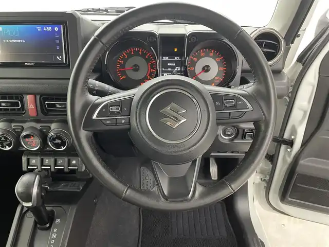 スズキ ジムニー XC 福井県 2023(令5)年 0.5万km ピュアホワイトP ターボ車/純正ディスプレイオーディオ/純正ＥＴＣ/デュアルセンサーブレーキ/純正１６インチアルミホイール/純正ＬＥＤヘッドライト/純正フロントフォグランプ/クルーズコントロール/シートヒーター