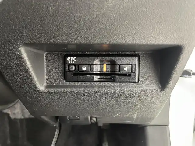 スズキ ジムニー XC 福井県 2023(令5)年 0.5万km ピュアホワイトP ターボ車/純正ディスプレイオーディオ/純正ＥＴＣ/デュアルセンサーブレーキ/純正１６インチアルミホイール/純正ＬＥＤヘッドライト/純正フロントフォグランプ/クルーズコントロール/シートヒーター
