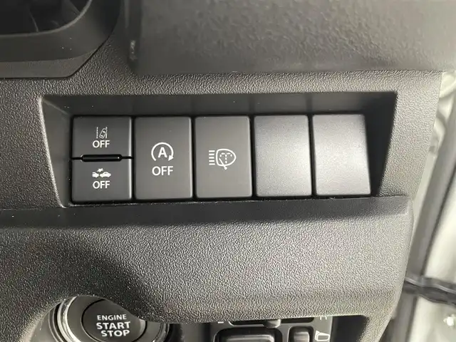 スズキ ジムニー XC 福井県 2023(令5)年 0.5万km ピュアホワイトP ターボ車/純正ディスプレイオーディオ/純正ＥＴＣ/デュアルセンサーブレーキ/純正１６インチアルミホイール/純正ＬＥＤヘッドライト/純正フロントフォグランプ/クルーズコントロール/シートヒーター