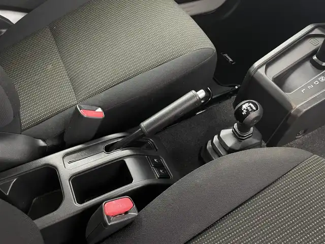 スズキ ジムニー XC 福井県 2023(令5)年 0.5万km ピュアホワイトP ターボ車/純正ディスプレイオーディオ/純正ＥＴＣ/デュアルセンサーブレーキ/純正１６インチアルミホイール/純正ＬＥＤヘッドライト/純正フロントフォグランプ/クルーズコントロール/シートヒーター