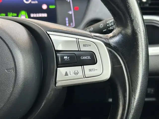 ホンダ フィット e:HEVホーム 兵庫県 2020(令2)年 9.8万km ライトブルー ・ワンオーナー/・純正9インチプレミアムインターナビ（VXU-205FTi）/・地デジ/CD/DVD/BT/USB/・バックカメラ/・ステアリングリモコン/・ハーフレザーシート/・ビルトインETC/・ドライブレコーダー（前後）/・オートLEDヘッドランプ/・アダプティブクルーズコントロール/・CMBS警告/・先行車発進お知らせ/・路外逸脱抑制制御/・レーンキープアシストシステム/・標識認識機能/・コーナーセンサー/・R3/4/5ディーラー点検記録簿/・取説/保証書/ナビ説後送