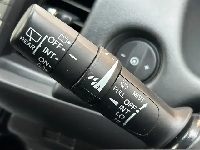 ホンダ フィット e:HEVホーム 兵庫県 2020(令2)年 9.8万km ライトブルー ・ワンオーナー/・純正9インチプレミアムインターナビ（VXU-205FTi）/・地デジ/CD/DVD/BT/USB/・バックカメラ/・ステアリングリモコン/・ハーフレザーシート/・ビルトインETC/・ドライブレコーダー（前後）/・オートLEDヘッドランプ/・アダプティブクルーズコントロール/・CMBS警告/・先行車発進お知らせ/・路外逸脱抑制制御/・レーンキープアシストシステム/・標識認識機能/・コーナーセンサー/・R3/4/5ディーラー点検記録簿/・取説/保証書/ナビ説後送