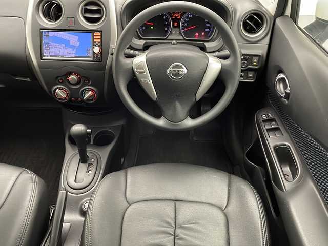 日産 ノート X 宮崎県 2015(平27)年 9.5万km ブリリアントホワイトパール 禁煙車/純正ナビ/ETC/バックカメラ/ETC/純正フロアマット/スマートキー/プッシュエンジンスタート