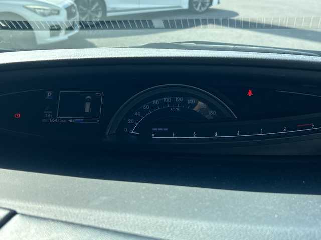 トヨタ エスティマ アエラス プレミアム 鹿児島県 2018(平30)年 10.7万km ホワイトパールクリスタルシャイン フリップダウンモニター/両側パワースライドドア/電動リアゲート/バックカメラ/オットマン/クルーズコントロール/MTモード付AT/パワーシート/フルセグTV/ナビ/ETC/レーンキープアシスト/ハーフレザーシート/純正18インチアルミホイール/プッシュスタート/スマートキー/スペアキー/オートライト/純正フロアマット/衝突被害軽減システム/横滑り防止装置　ワンオーナー