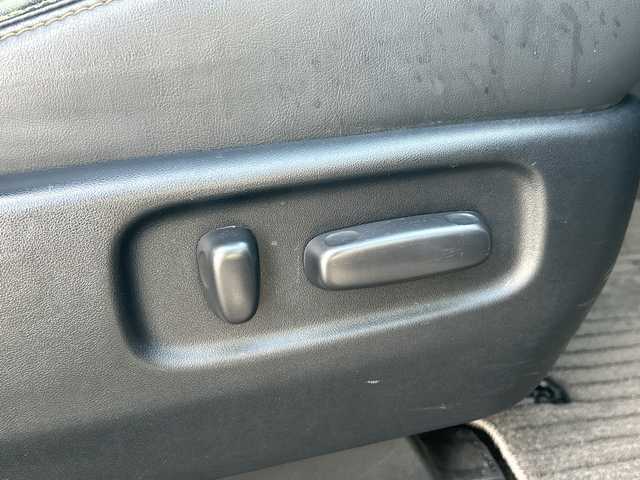 トヨタ エスティマ アエラス プレミアム 鹿児島県 2018(平30)年 10.7万km ホワイトパールクリスタルシャイン フリップダウンモニター/両側パワースライドドア/電動リアゲート/バックカメラ/オットマン/クルーズコントロール/MTモード付AT/パワーシート/フルセグTV/ナビ/ETC/レーンキープアシスト/ハーフレザーシート/純正18インチアルミホイール/プッシュスタート/スマートキー/スペアキー/オートライト/純正フロアマット/衝突被害軽減システム/横滑り防止装置　ワンオーナー