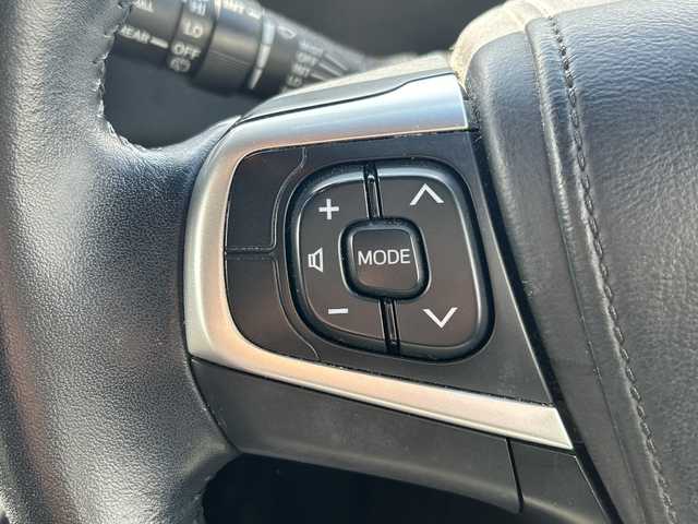 トヨタ エスティマ アエラス プレミアム 鹿児島県 2018(平30)年 10.7万km ホワイトパールクリスタルシャイン フリップダウンモニター/両側パワースライドドア/電動リアゲート/バックカメラ/オットマン/クルーズコントロール/MTモード付AT/パワーシート/フルセグTV/ナビ/ETC/レーンキープアシスト/ハーフレザーシート/純正18インチアルミホイール/プッシュスタート/スマートキー/スペアキー/オートライト/純正フロアマット/衝突被害軽減システム/横滑り防止装置　ワンオーナー