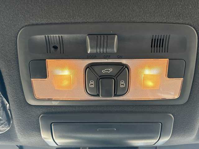 トヨタ エスティマ アエラス プレミアム 鹿児島県 2018(平30)年 10.7万km ホワイトパールクリスタルシャイン フリップダウンモニター/両側パワースライドドア/電動リアゲート/バックカメラ/オットマン/クルーズコントロール/MTモード付AT/パワーシート/フルセグTV/ナビ/ETC/レーンキープアシスト/ハーフレザーシート/純正18インチアルミホイール/プッシュスタート/スマートキー/スペアキー/オートライト/純正フロアマット/衝突被害軽減システム/横滑り防止装置　ワンオーナー