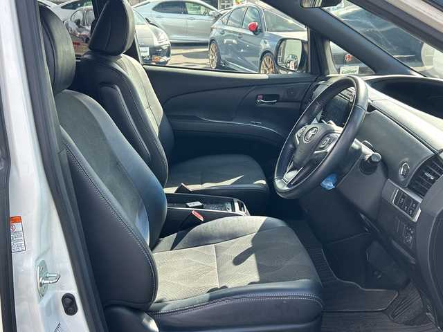 トヨタ エスティマ アエラス プレミアム 鹿児島県 2018(平30)年 10.7万km ホワイトパールクリスタルシャイン フリップダウンモニター/両側パワースライドドア/電動リアゲート/バックカメラ/オットマン/クルーズコントロール/MTモード付AT/パワーシート/フルセグTV/ナビ/ETC/レーンキープアシスト/ハーフレザーシート/純正18インチアルミホイール/プッシュスタート/スマートキー/スペアキー/オートライト/純正フロアマット/衝突被害軽減システム/横滑り防止装置　ワンオーナー