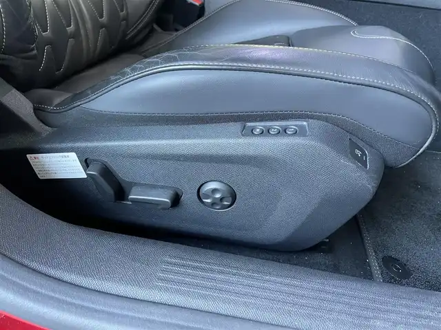 プジョー ５０８ SW GT ブルーHDi 長崎県 2020(令2)年 3.5万km 赤 ワンオーナー/社外ナビ（フルセグ、ＦＭ、AM、AppleCarPlay）/全方位カメラ/バックカメラ/フロントカメラ/DN席パワーシート/DN席シートヒーター/サンルーフ/レザーシート/ＢＳＭ/マルチポイントランバーサポート/パドルシフト/パワーバックドア/Ａストップ/ETC/レーンアシスト/ステアリングスイッチ/FOCALサウンド/保証書/取説/スペアキー