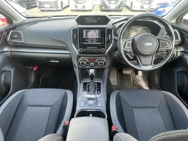 スバル インプレッサ スポーツ 2．0i－L アイサイト 島根県 2019(平31)年 7万km アイスシルバーメタリック 4WD/純正８インチメモリナビ【DIATONEsound】　/(AM/FM/フルセグＴＶ/ＣＤ・ＤＶＤ再生/Ｂｌｕｅｔｏｏｔｈ・USB接続)　/アイサイト/プリクラッシュブレーキ/レーンアシスト　/全車速追従機能付クルーズコントロール　/誤発進抑制機能/リアコーナーセンサー　/電動パーキングブレーキ/オートホールド　/前方ドライブレコーダー　/ＥＴＣ2.0/バックカメラ　/パドルシフト/純正１７インチアルミホイール/純正フロアマット/プッシュスタート/スマートキー/スペアキー/オートライト/フォグランプ/ステアリングスイッチ/アイドリングストップ/電動格納ミラー/シートリフター/トノカバー