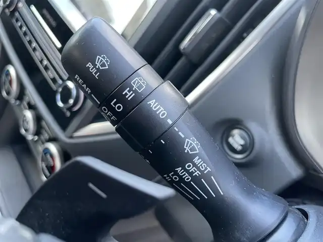 スバル インプレッサ スポーツ 2．0i－L アイサイト 島根県 2019(平31)年 7万km アイスシルバーメタリック 4WD/純正８インチメモリナビ【DIATONEsound】　/(AM/FM/フルセグＴＶ/ＣＤ・ＤＶＤ再生/Ｂｌｕｅｔｏｏｔｈ・USB接続)　/アイサイト/プリクラッシュブレーキ/レーンアシスト　/全車速追従機能付クルーズコントロール　/誤発進抑制機能/リアコーナーセンサー　/電動パーキングブレーキ/オートホールド　/前方ドライブレコーダー　/ＥＴＣ2.0/バックカメラ　/パドルシフト/純正１７インチアルミホイール/純正フロアマット/プッシュスタート/スマートキー/スペアキー/オートライト/フォグランプ/ステアリングスイッチ/アイドリングストップ/電動格納ミラー/シートリフター/トノカバー