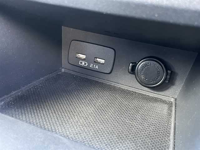 スバル インプレッサ スポーツ 2．0i－L アイサイト 島根県 2019(平31)年 7万km アイスシルバーメタリック 4WD/純正８インチメモリナビ【DIATONEsound】　/(AM/FM/フルセグＴＶ/ＣＤ・ＤＶＤ再生/Ｂｌｕｅｔｏｏｔｈ・USB接続)　/アイサイト/プリクラッシュブレーキ/レーンアシスト　/全車速追従機能付クルーズコントロール　/誤発進抑制機能/リアコーナーセンサー　/電動パーキングブレーキ/オートホールド　/前方ドライブレコーダー　/ＥＴＣ2.0/バックカメラ　/パドルシフト/純正１７インチアルミホイール/純正フロアマット/プッシュスタート/スマートキー/スペアキー/オートライト/フォグランプ/ステアリングスイッチ/アイドリングストップ/電動格納ミラー/シートリフター/トノカバー