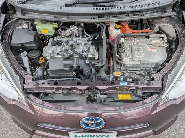 トヨタ アクア S 埼玉県 2014(平26)年 8.2万km ディープアメジストマイカメタリック 純正メモリナビ/バックカメラ/ＥＴＣ/オートライト/電動格納ミラー/スマートキー/プッシュスタート/Ｗエアバッグ/横滑り防止機能/ＡＢＳ/ドアバイザー/フロアマット/新車保証書/取扱説明書（車両＆ナビ）/スマートスペアキー有