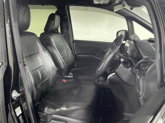 トヨタ ヴォクシー ZS 煌 神奈川県 2018(平30)年 3.9万km イナズマスパーキングブラックガラスフレーク 社外10型SDナビゲーション【AVIC-CE900VO】/フルセグ　AM FM CD DVDBluetooth　MSVSD HDMI AUX/バックモニター/両側電動スライドドア【サンシェード】/イージクローザードア【リア/スライド】/クルーズコントロール/プリクラッシュセーフティシステム/レーンディパーチャーアラート/先行車発進告知/アイドリングストップ/コンビステアリング/前後社外ドライブレコーダー/プッシュスタート/ETC/モデリスタエアロ【フロント/サイド/リア】/純正リアスポイラー/スマートキー/LEDヘッドライト/オートライト/フォグランプ/電格ウインカーミラー