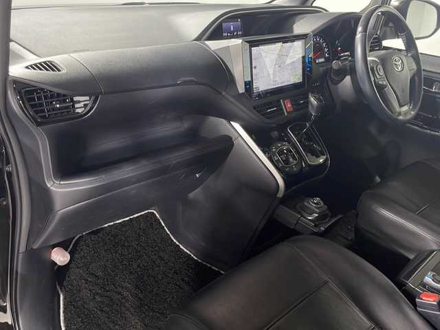 トヨタ ヴォクシー ZS 煌 神奈川県 2018(平30)年 3.9万km イナズマスパーキングブラックガラスフレーク 社外10型SDナビゲーション【AVIC-CE900VO】/フルセグ　AM FM CD DVDBluetooth　MSVSD HDMI AUX/バックモニター/両側電動スライドドア【サンシェード】/イージクローザードア【リア/スライド】/クルーズコントロール/プリクラッシュセーフティシステム/レーンディパーチャーアラート/先行車発進告知/アイドリングストップ/コンビステアリング/前後社外ドライブレコーダー/プッシュスタート/ETC/モデリスタエアロ【フロント/サイド/リア】/純正リアスポイラー/スマートキー/LEDヘッドライト/オートライト/フォグランプ/電格ウインカーミラー