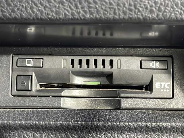 トヨタ ヴォクシー ZS 煌 神奈川県 2018(平30)年 3.9万km イナズマスパーキングブラックガラスフレーク 社外10型SDナビゲーション【AVIC-CE900VO】/フルセグ　AM FM CD DVDBluetooth　MSVSD HDMI AUX/バックモニター/両側電動スライドドア【サンシェード】/イージクローザードア【リア/スライド】/クルーズコントロール/プリクラッシュセーフティシステム/レーンディパーチャーアラート/先行車発進告知/アイドリングストップ/コンビステアリング/前後社外ドライブレコーダー/プッシュスタート/ETC/モデリスタエアロ【フロント/サイド/リア】/純正リアスポイラー/スマートキー/LEDヘッドライト/オートライト/フォグランプ/電格ウインカーミラー