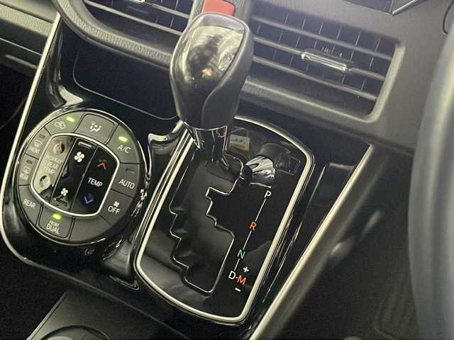 トヨタ ヴォクシー ZS 煌 神奈川県 2018(平30)年 3.9万km イナズマスパーキングブラックガラスフレーク 社外10型SDナビゲーション【AVIC-CE900VO】/フルセグ　AM FM CD DVDBluetooth　MSVSD HDMI AUX/バックモニター/両側電動スライドドア【サンシェード】/イージクローザードア【リア/スライド】/クルーズコントロール/プリクラッシュセーフティシステム/レーンディパーチャーアラート/先行車発進告知/アイドリングストップ/コンビステアリング/前後社外ドライブレコーダー/プッシュスタート/ETC/モデリスタエアロ【フロント/サイド/リア】/純正リアスポイラー/スマートキー/LEDヘッドライト/オートライト/フォグランプ/電格ウインカーミラー