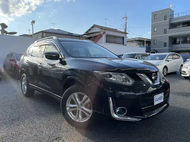 日産 エクストレイル モードプレミア　エマージェンシーB 埼玉県 2015(平27)年 13.3万km ダイヤモンドブラック (株)IDOMが運営する【じしゃロン鳩ヶ谷店】の自社ローン専用車両になりますこちらは現金またはオートローンご利用時の価格です。自社ローンご希望の方は別途その旨お申付け下さい/エマージェンシーブレーキ/車線逸脱警報/ソナー/プッシュスタート/純正ＳＤナビ/　(CD/DVD/SD/AUX/Bluetooth接続)/フルセグＴＶ/バックカメラ/ビルドインＥＴＣ/ホワイト＆ブラックコンビレザーシート/シートヒーター/ＬＥＤヘッドライト