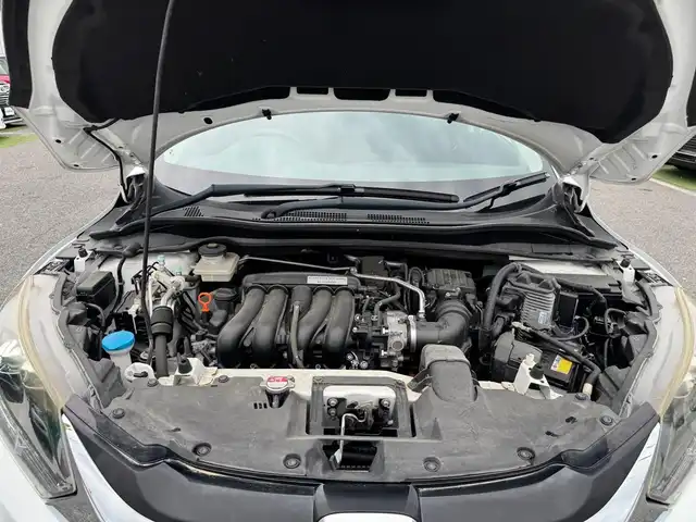 ホンダ ヴェゼル ハイブリッド Z 滋賀県 2014(平26)年 10.7万km ホワイトオーキッドパール 純正フルセグナビ/　フルセグ Bluetooth CD DVD FM AM/バックカメラ/ドライブレコーダー前後/あんしんパッケージ/シティブレーキアクティブシステム/コンフォートビューパッケージ/フルオートエアコンディショナー/LEDヘッドライト/シートヒーターLR/アルミパッケージ/純正17インチアルミスポーツタイプ/純正フロアマット/ドアバイザー/スマートキー×2/プッシュスタート/