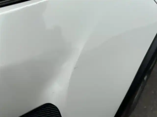 トヨタ アクア クロスオーバー 岡山県 2017(平29)年 2.9万km ライムホワイトパールクリスタルシャイン 社外ナビ　/(AM.FM.TV.CD.DVD.BT.)/ルーフレール　/衝突軽減ブレーキ　/バックカメラ　/レーンキープアシスト　/前後ドライブレコーダー　/オートライト　/オートマチックハイビーム　/ＥＴＣ　/１６インチ純正ＡＷ　/横滑り防止　/プッシュスタート