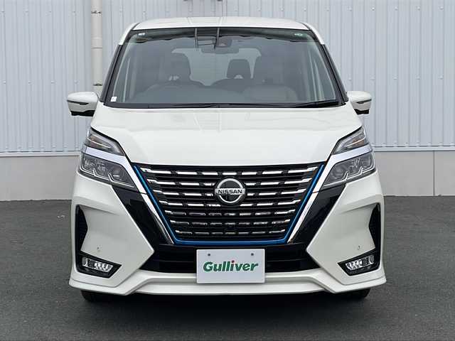 日産 セレナ e－パワー ハイウェイスター V 三重県 2020(令2)年 5万km ブリリアントホワイトパール 純正SDナビ/全周囲カメラ/衝突軽減ブレーキ/レーダークルーズコントロール/両側パワースライドドア/横滑り防止/ビルトインETC/ドライブレコーダー/LEDヘッドライト/フォグランプ/オートライト/純正15インチアルミホイール/プッシュスタート/スマートキー/純正フロアマット/ドアバイザー/ブラインドスポットモニター/プロパイロット/電動格納ミラー/禁煙車