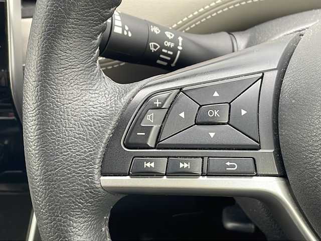 日産 セレナ e－パワー ハイウェイスター V 三重県 2020(令2)年 5万km ブリリアントホワイトパール 純正SDナビ/全周囲カメラ/衝突軽減ブレーキ/レーダークルーズコントロール/両側パワースライドドア/横滑り防止/ビルトインETC/ドライブレコーダー/LEDヘッドライト/フォグランプ/オートライト/純正15インチアルミホイール/プッシュスタート/スマートキー/純正フロアマット/ドアバイザー/ブラインドスポットモニター/プロパイロット/電動格納ミラー/禁煙車