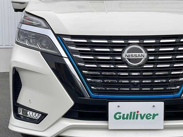 日産 セレナ e－パワー ハイウェイスター V 三重県 2020(令2)年 5万km ブリリアントホワイトパール 純正SDナビ/全周囲カメラ/衝突軽減ブレーキ/レーダークルーズコントロール/両側パワースライドドア/横滑り防止/ビルトインETC/ドライブレコーダー/LEDヘッドライト/フォグランプ/オートライト/純正15インチアルミホイール/プッシュスタート/スマートキー/純正フロアマット/ドアバイザー/ブラインドスポットモニター/プロパイロット/電動格納ミラー/禁煙車