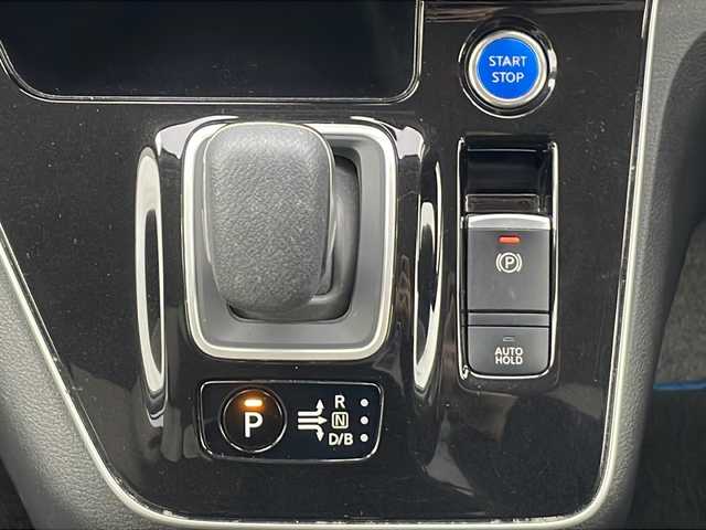 日産 セレナ e－パワー ハイウェイスター V 三重県 2020(令2)年 5万km ブリリアントホワイトパール 純正SDナビ/全周囲カメラ/衝突軽減ブレーキ/レーダークルーズコントロール/両側パワースライドドア/横滑り防止/ビルトインETC/ドライブレコーダー/LEDヘッドライト/フォグランプ/オートライト/純正15インチアルミホイール/プッシュスタート/スマートキー/純正フロアマット/ドアバイザー/ブラインドスポットモニター/プロパイロット/電動格納ミラー/禁煙車