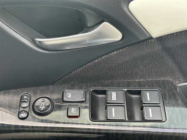 ホンダ オデッセイ アブソルート 愛知県 2004(平16)年 14万km プレミアムホワイトパール HDDナビ/（AM/FM/CD/DVD)/ETC/クルーズコントロール/純正17インチAW/HIDヘッドライト/フォグランプ/革巻きステアリング/ステアリングスィッチ