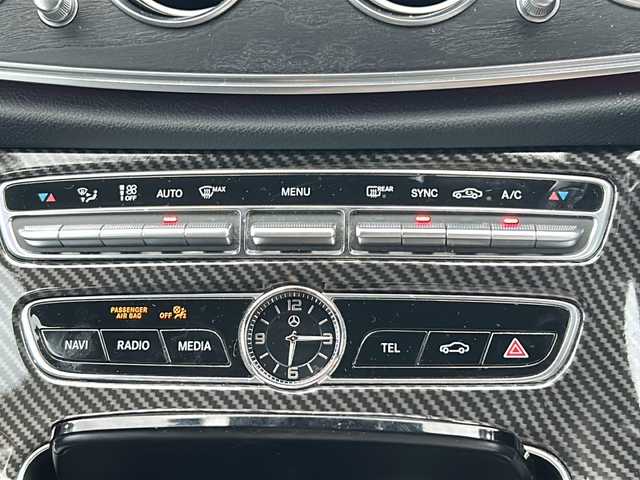 メルセデス・ベンツ Ｅ２２０ｄ SW アバンギャルド スポーツ 山口県 2018(平30)年 12.7万km オブシディアンブラック ワンオーナー/禁煙車/スマートキー/プッシュスタート/ETC/前方ドライブレコーダー/純正HDDナビ/(DTV/BT/SD/ラジオ)/全方位カメラ/前席パワーシート/シートヒーター/レーダークルーズコントロール/オートライト/左右分離型フルオートエアコン/車線逸脱警報装置/クリアランスソナー/アイドリングストップ/電子パーキングブレーキ/保証書/取扱説明書