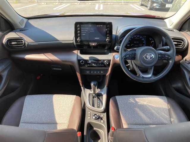 トヨタ ヤリスクロス ハイブリッド Z 鳥取県 2021(令3)年 4.8万km センシュアルレッドマイカ ４WD・ハイブリット/ワンオーナー/純正8インチディスプレイオーディオ/BT/USB/Miracast/パノラミックビューモニター/前後ドライブレコーダー/ビルトインETC/トヨタセーフティセンス/レーンキープアシスト/レーダークルーズコントロール/運転席パワーシート/前席シートヒーター/LEDヘットライト/フォグライト/純正18インチアルミホイール/プッシュエンジンスタート/スマートキー×２/スタットレスセット積込み（タイヤ溝６部山）