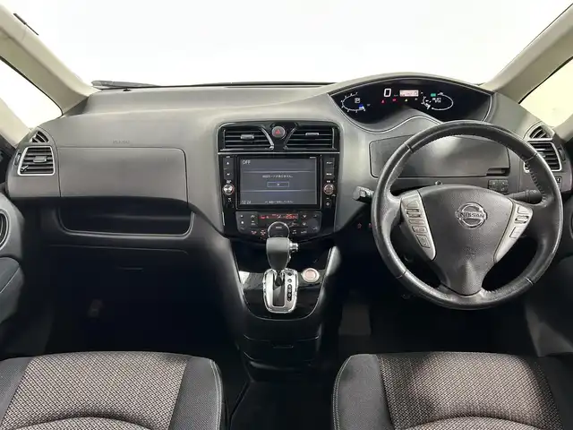 日産 セレナ HWS G S HV エアロモード 大阪府 2015(平27)年 3.7万km ブリリアントホワイトパール 純正８型SDナビ SDカードなし/フリップダウンモニター/全方位カメラ/両側パワースライドドア/ＥＴＣ２．０/コーナーセンサー/バックカメラ/レーンキープアシスト/プッシュスタート/スマートキー/オートライト/電動格納ミラー/フォグランプ/禁煙車