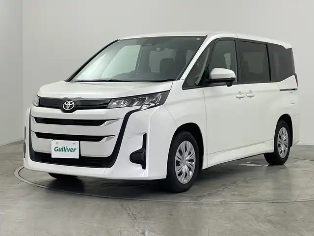 トヨタ ノア X 群馬県 2023(令5)年 2.7万km パール 純正８型ディスプレイオーディオ　ＥＴＣ　アダプティブクルーズコントロール　ドライブレコーダー　バックカメラ　オートライト　オートハイビーム　リモコンキー　バックカメラ　フルセグテレビ　禁煙車