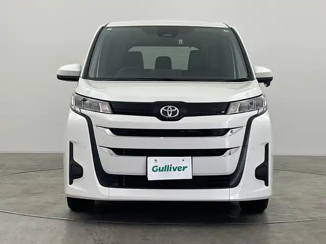 トヨタ ノア X 群馬県 2023(令5)年 2.7万km パール 純正８型ディスプレイオーディオ　ＥＴＣ　アダプティブクルーズコントロール　ドライブレコーダー　バックカメラ　オートライト　オートハイビーム　リモコンキー　バックカメラ　フルセグテレビ　禁煙車